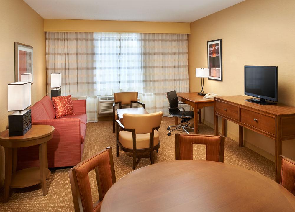 Courtyard Milwaukee Downtown Otel Dış mekan fotoğraf