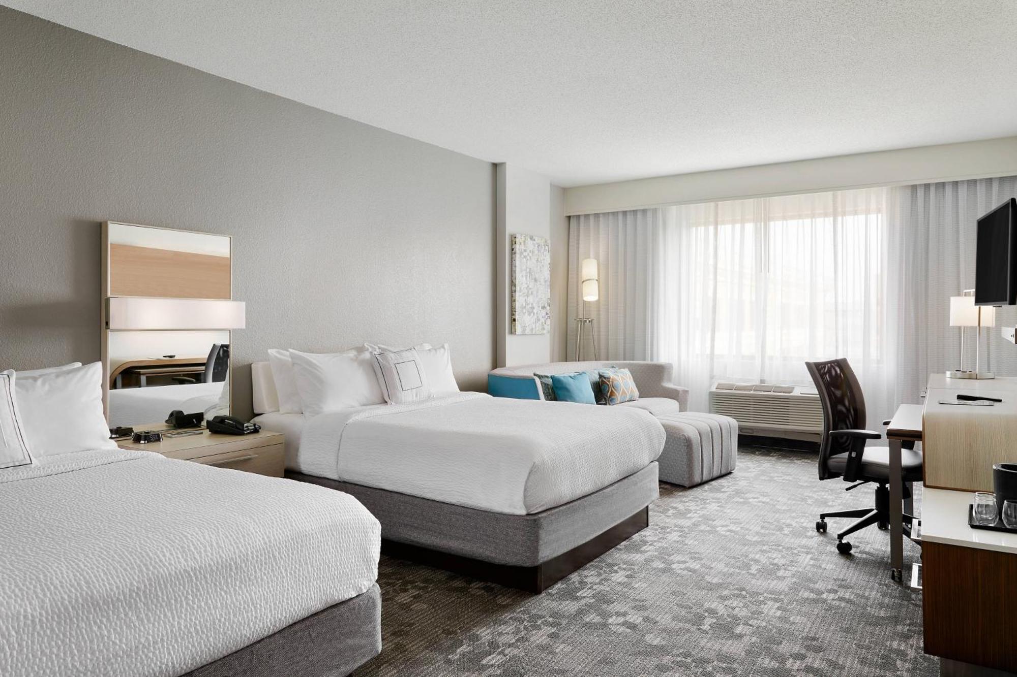 Courtyard Milwaukee Downtown Otel Dış mekan fotoğraf