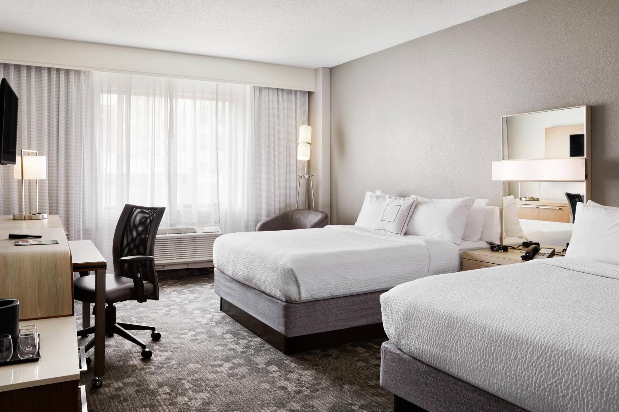 Courtyard Milwaukee Downtown Otel Dış mekan fotoğraf